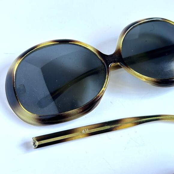 Vintage Oversized Tortoise Shell Sunglasses Broken Arm Smoke Tinted Round Frame - Picture 5 of 5